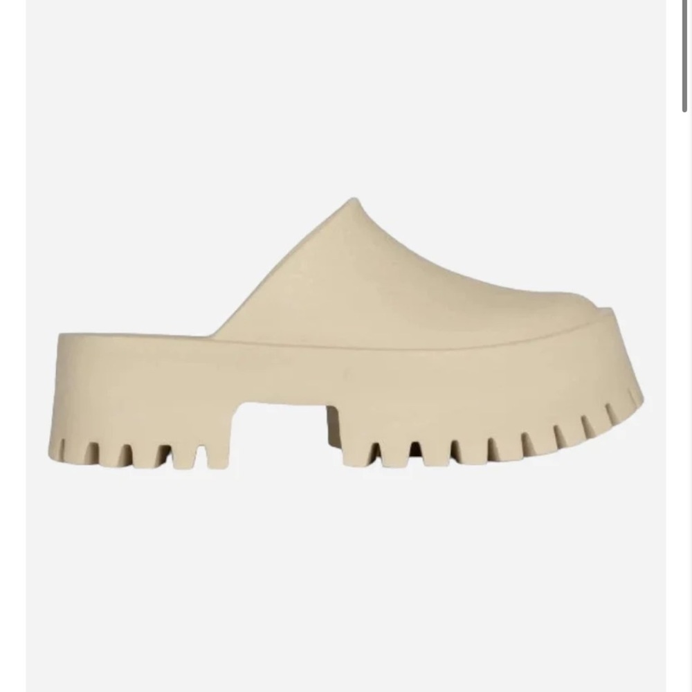 Jeffrey Campbell Beige Clogge in Sea Salt
